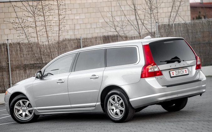 Volvo V70 cena 27900 przebieg: 276326, rok produkcji 2011 z Radom małe 631